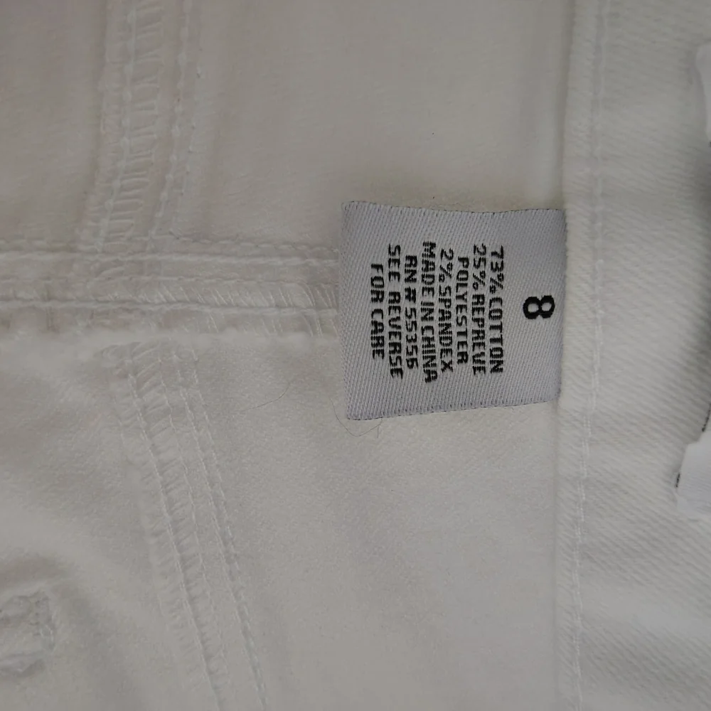 D. Jeans Women's Cream High Waist Shorts - Picture 9 of 9